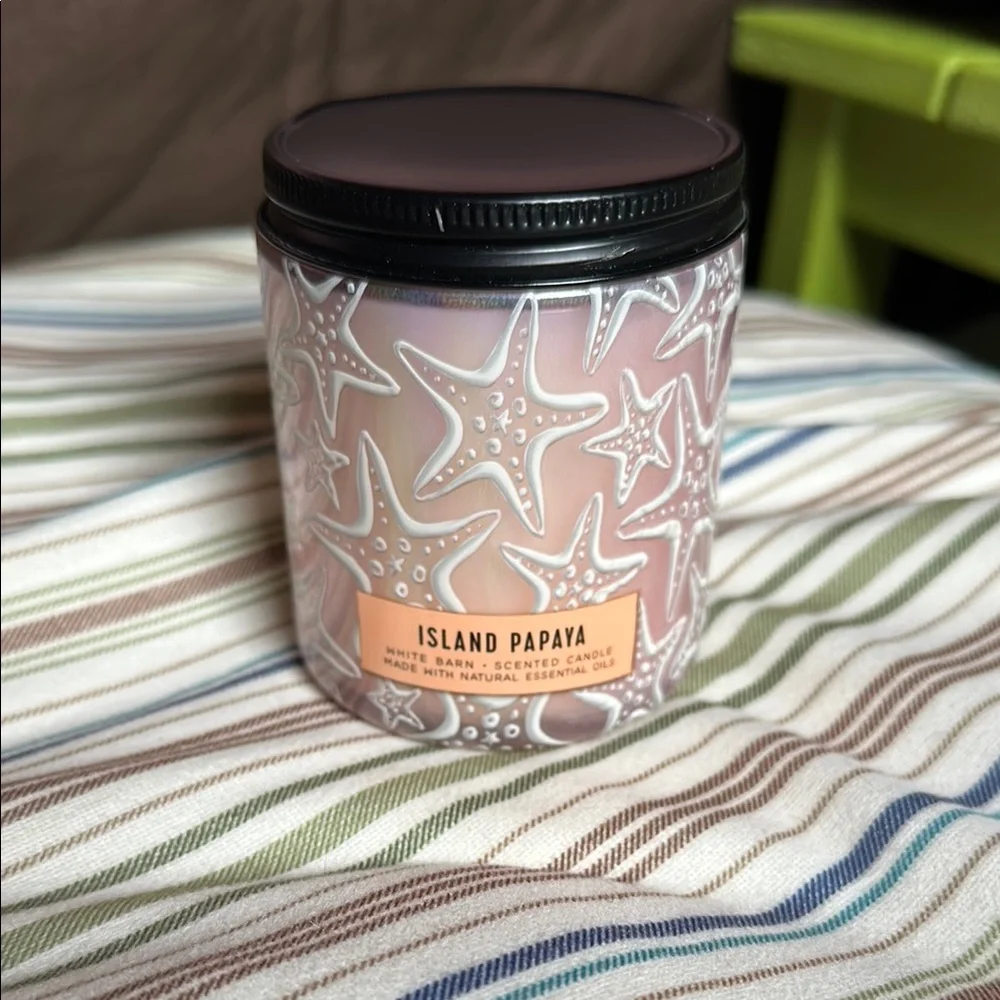 White Barn Island Papaya Single Wick Candle